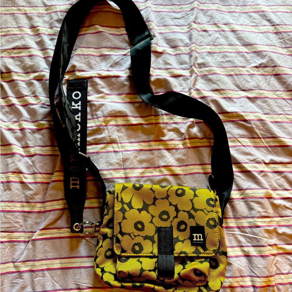 Marimekko Yellow and Black NWOT Crossbody Bag with Floral Design